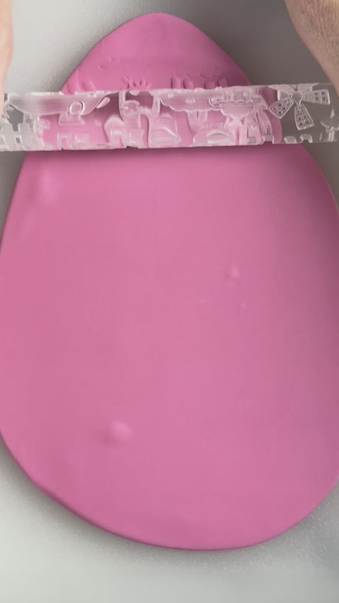 farm animal embossed rolling pin rolling fondant cookie cutting farm animal fondant cookie from textured rolling pin