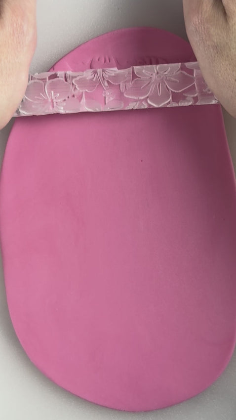 tropical flower embossed rolling pin rolling fondant cookie cutting tropical flower fondant cookie from textured rolling pin